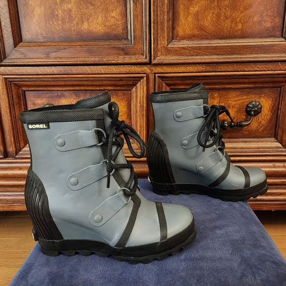 Sorel Joan of Arctic Mid Wedge Boots - Picture 4 of 16